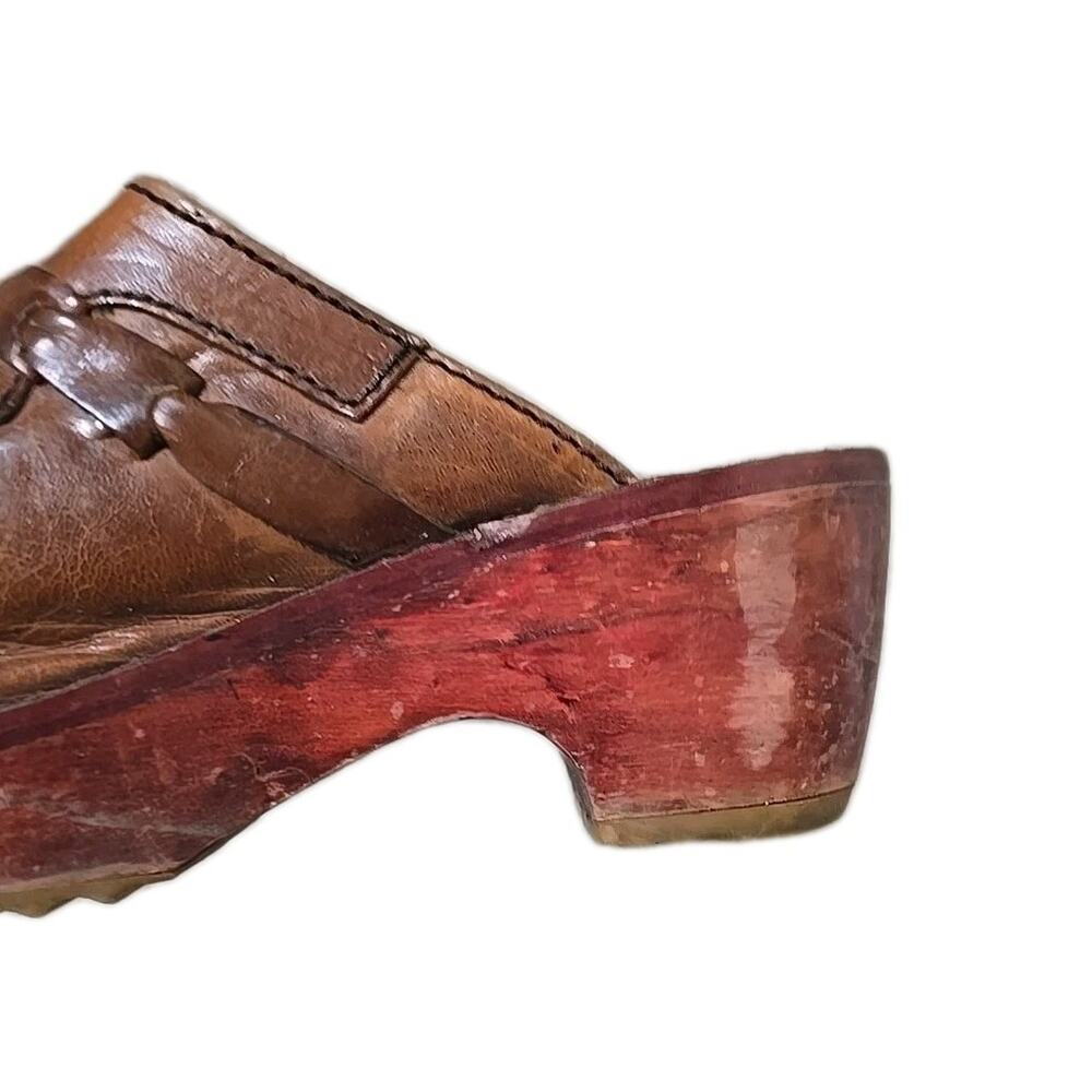 Vtg Red Hot Sharger Y2K Brown Leather Wooden Preppy Clogs Sandals Womans Size 6‎ - Picture 2 of 7